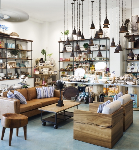 comfortable seating area in the marketplace at Isla Bella