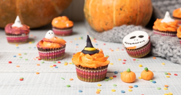 Halloween Cupcake Decorating